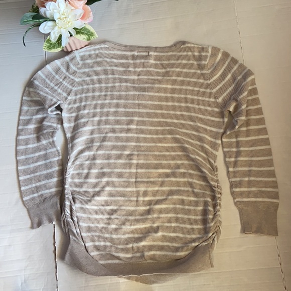 Pre-Owned MOTHERHOOD Maternity Size L Tan/White Stripe Shirt Side Ruching - Picture 7 of 9